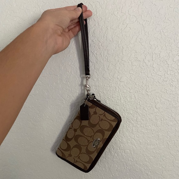 Coach Wristlet - Picture 2 of 7